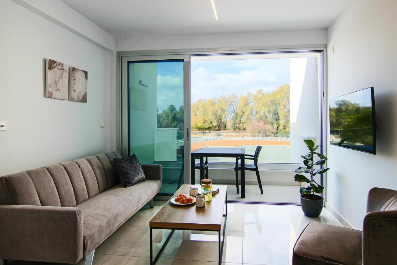 Phaedrus Living - Seaside Executive Flat Harbour 208 Apartment Пафос Екстериор снимка